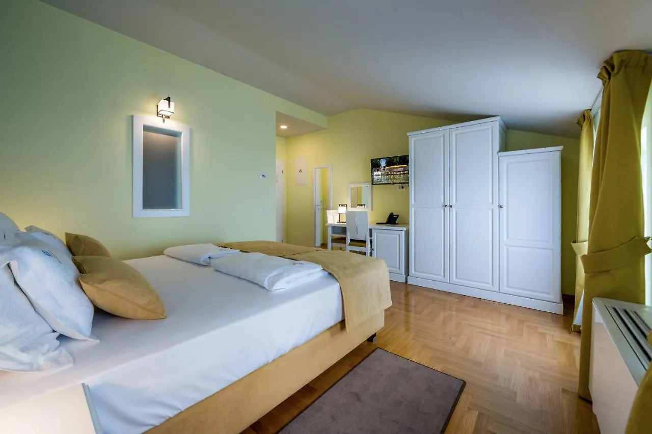Hotel Domino Οπατία Κροατία