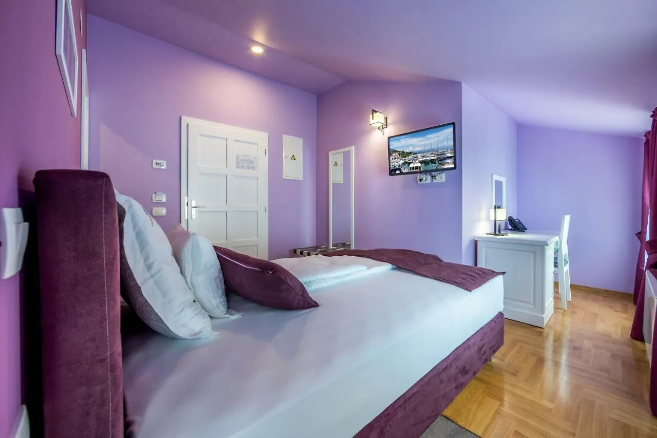 Hotel Domino Οπατία