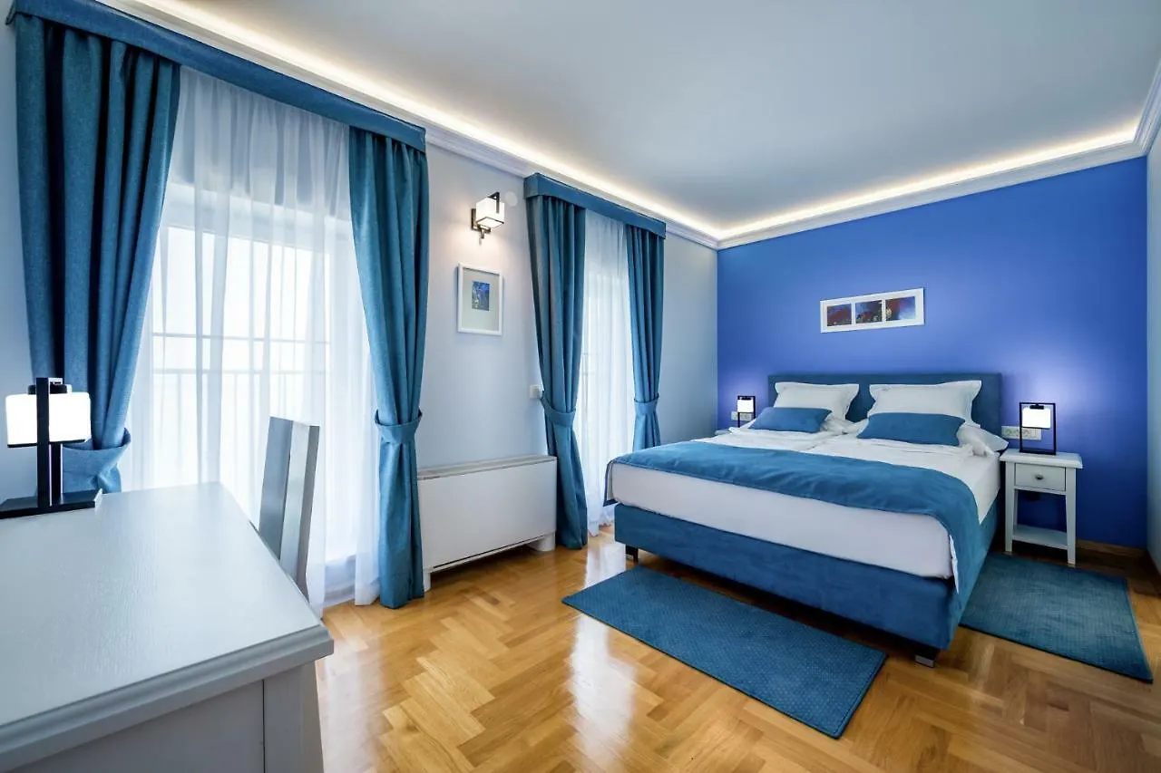 Hotel Domino Οπατία