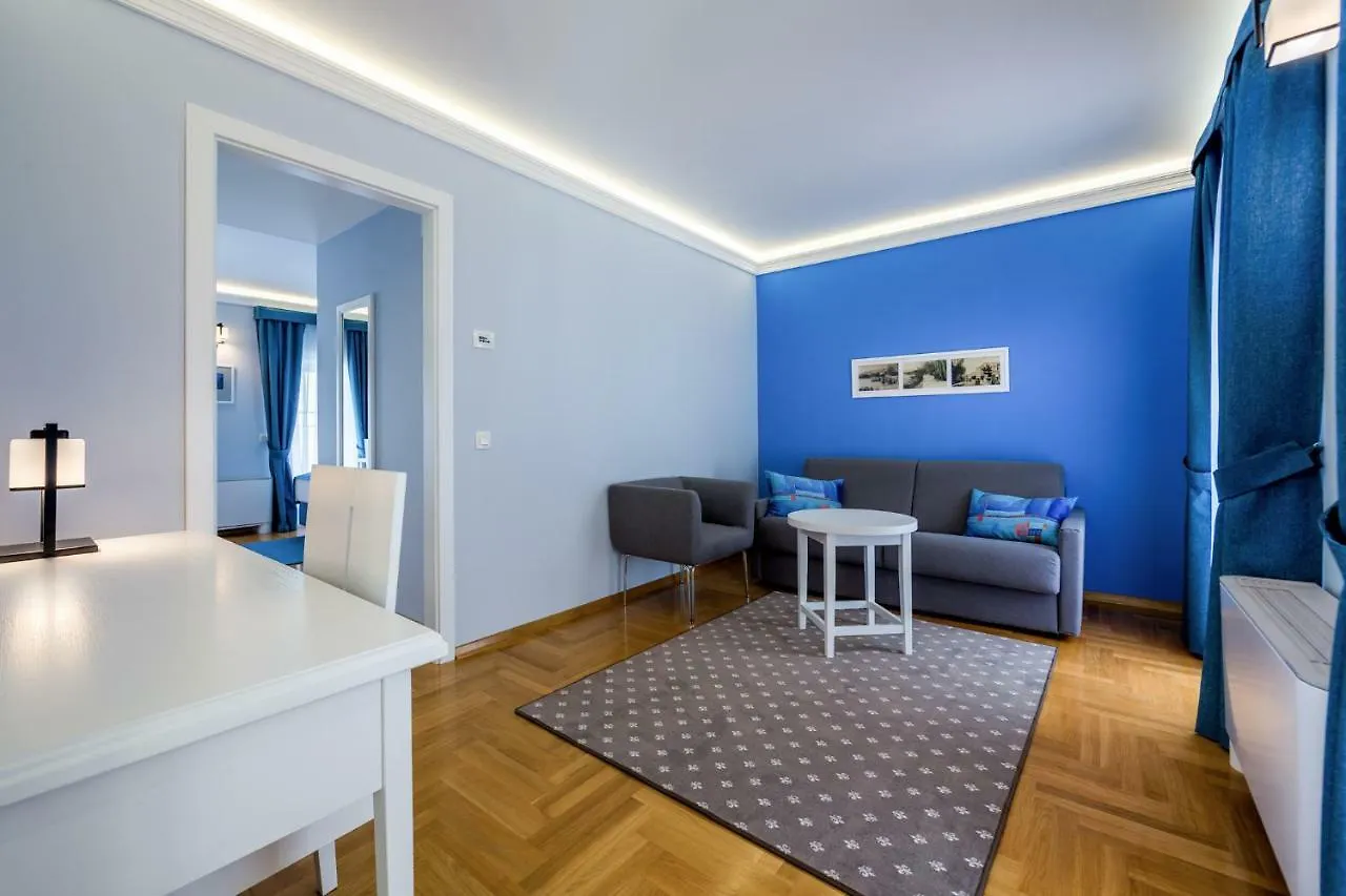 Hotel Domino Οπατία