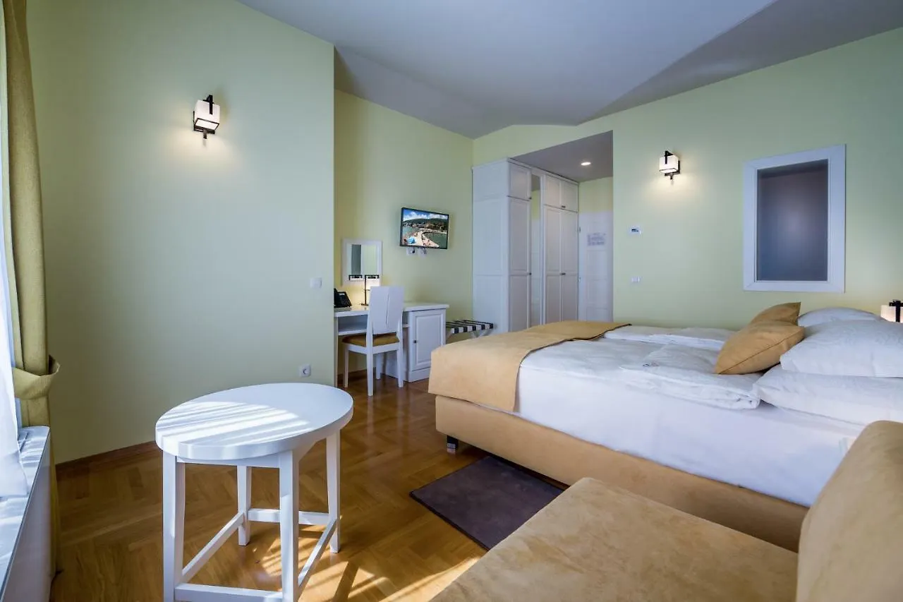 Hotel Domino Οπατία 4*,  Κροατία