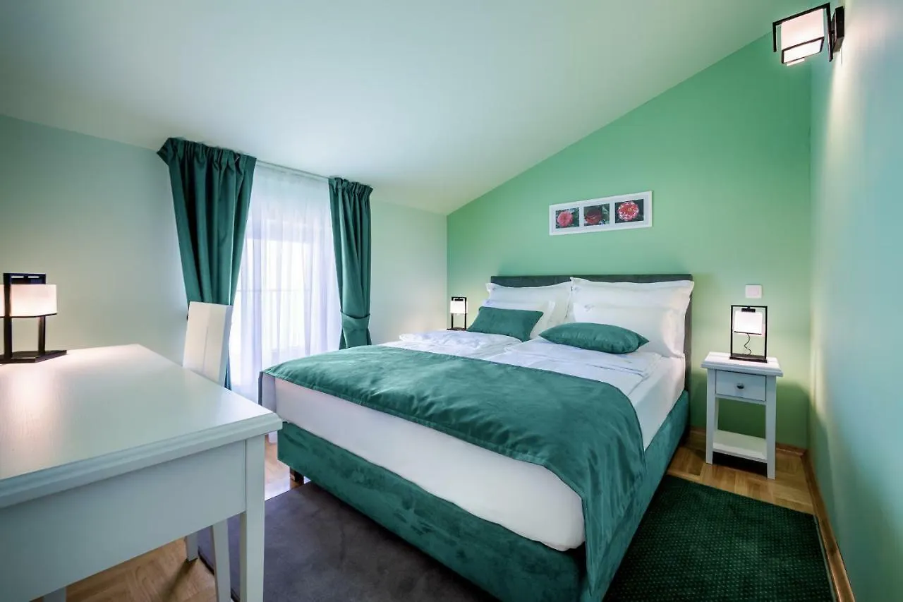 Hotel Domino